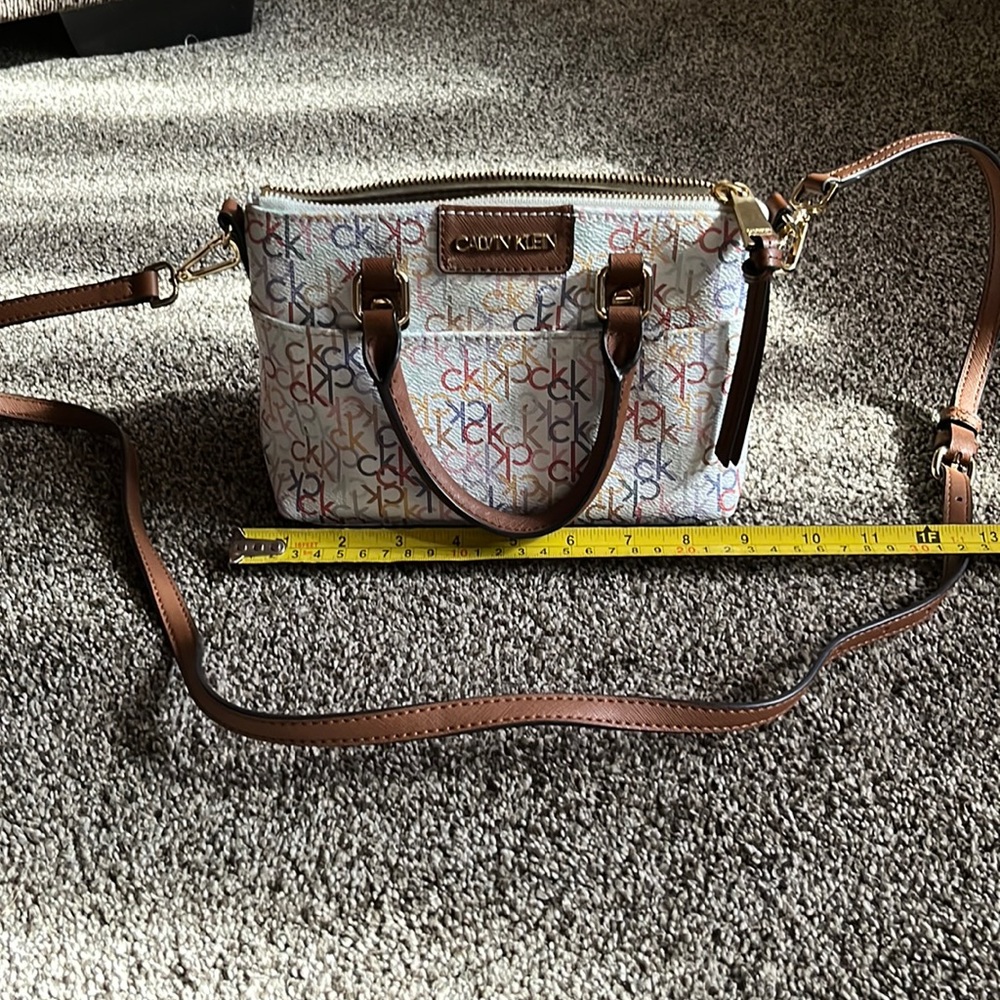 Good condition, great small size but can fit so much…